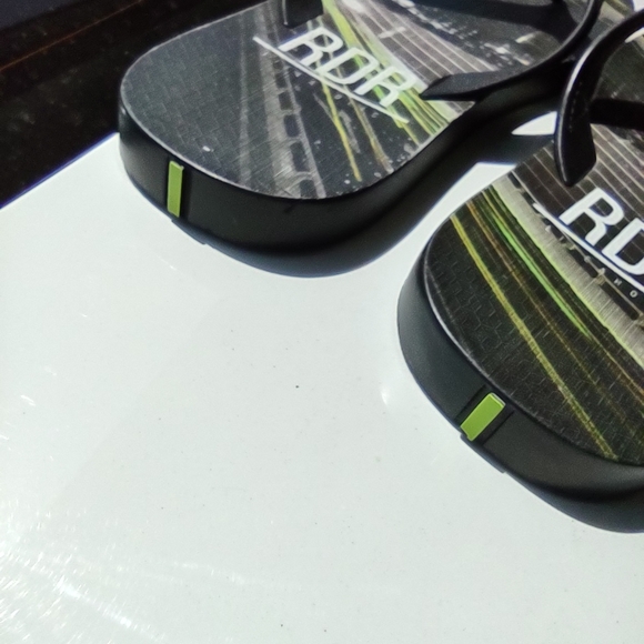 Flip flops - Picture 8 of 11